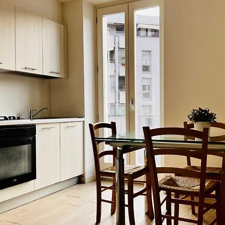 Lägenhet Meschihouse - Da Vinci 35 Lecco